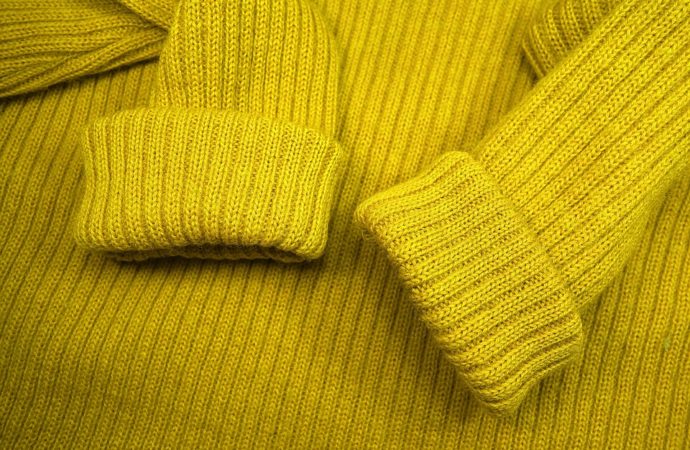 Długie swetry damskie – idealne na chłodniejsze dni