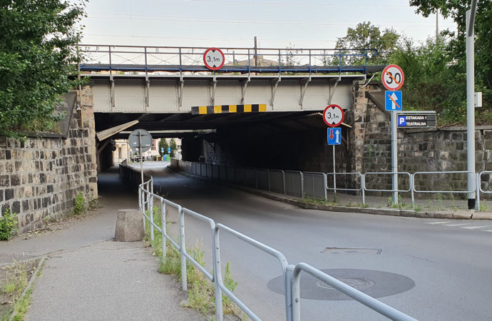 Ważny wiadukt częściowo zamknięty. Przejazd tylko w jednym kierunku