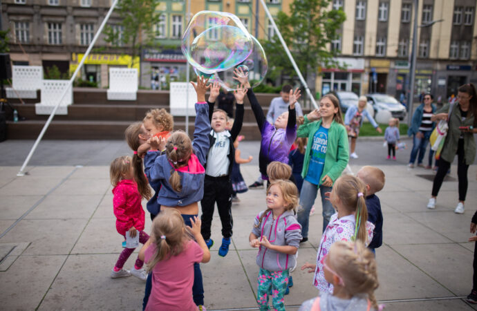 Dla dorosłych tai chi, dla dzieci muzyczne animacje. Lato w mieście 