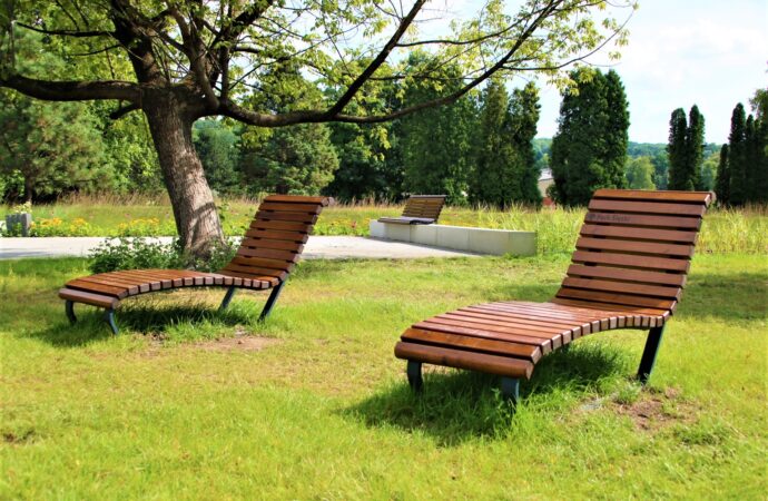 Pierwsze nowe meble w Parku Śląskim oddane do użytku