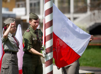 Biało – czerwona na maszcie. Obchody Święta Flagi w Chorzowie