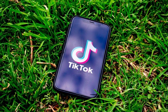 Czy warto założyć konto w serwisie TikTok?