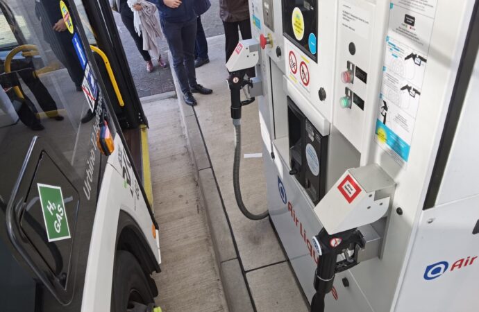 Metropolia kupuje paliwo wodorowe. Będzie wykorzystane w transporcie autobusowym