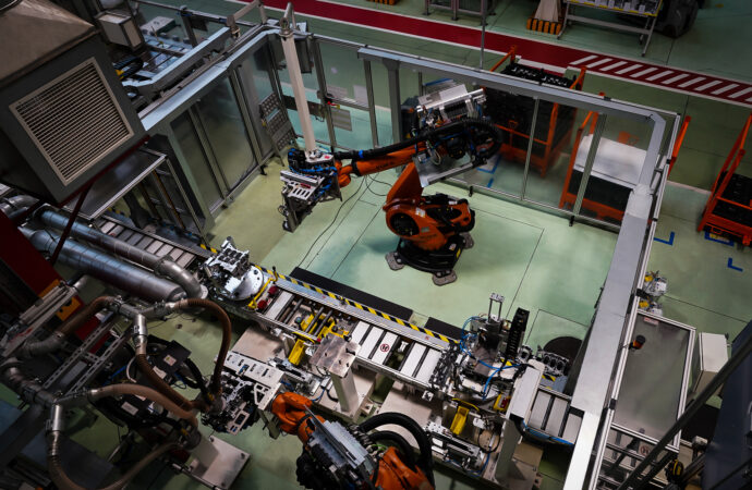 Przegląd technologii stosowanych w automatyce przemysłowej – od PLC do robotów przemysłowych
