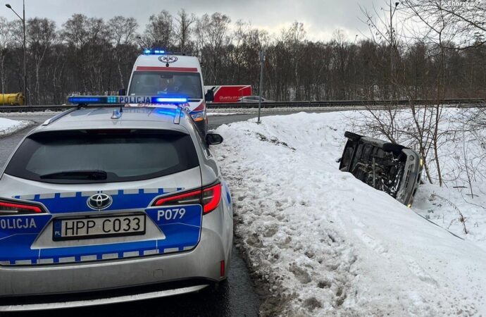 19-latek dachował podczas zjazdu z autostrady A4