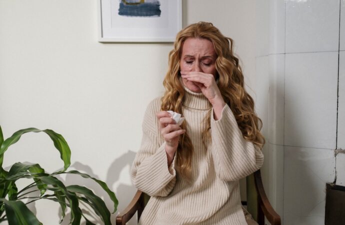 Zatkany i cieknący nos – przyczyny i jak sobie z nim poradzić domowymi sposobami